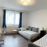 Duesseldorf Messe And Airport, 2-Bedroom Apartment With Kitchen And Garden
