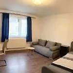 Duesseldorf Messe And Airport, 2-Bedroom Apartment With Kitchen And Garden