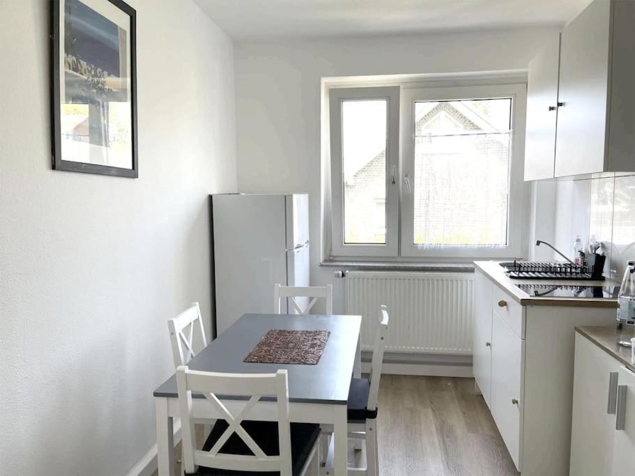 Apartment Duesseldorf Messe And Airport, 2-bedroom With Kitchen And Garden