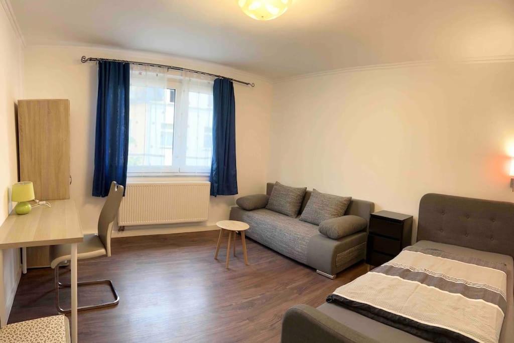 Duesseldorf Messe And Airport, 2-bedroom With Kitchen And Garden * Duisburg