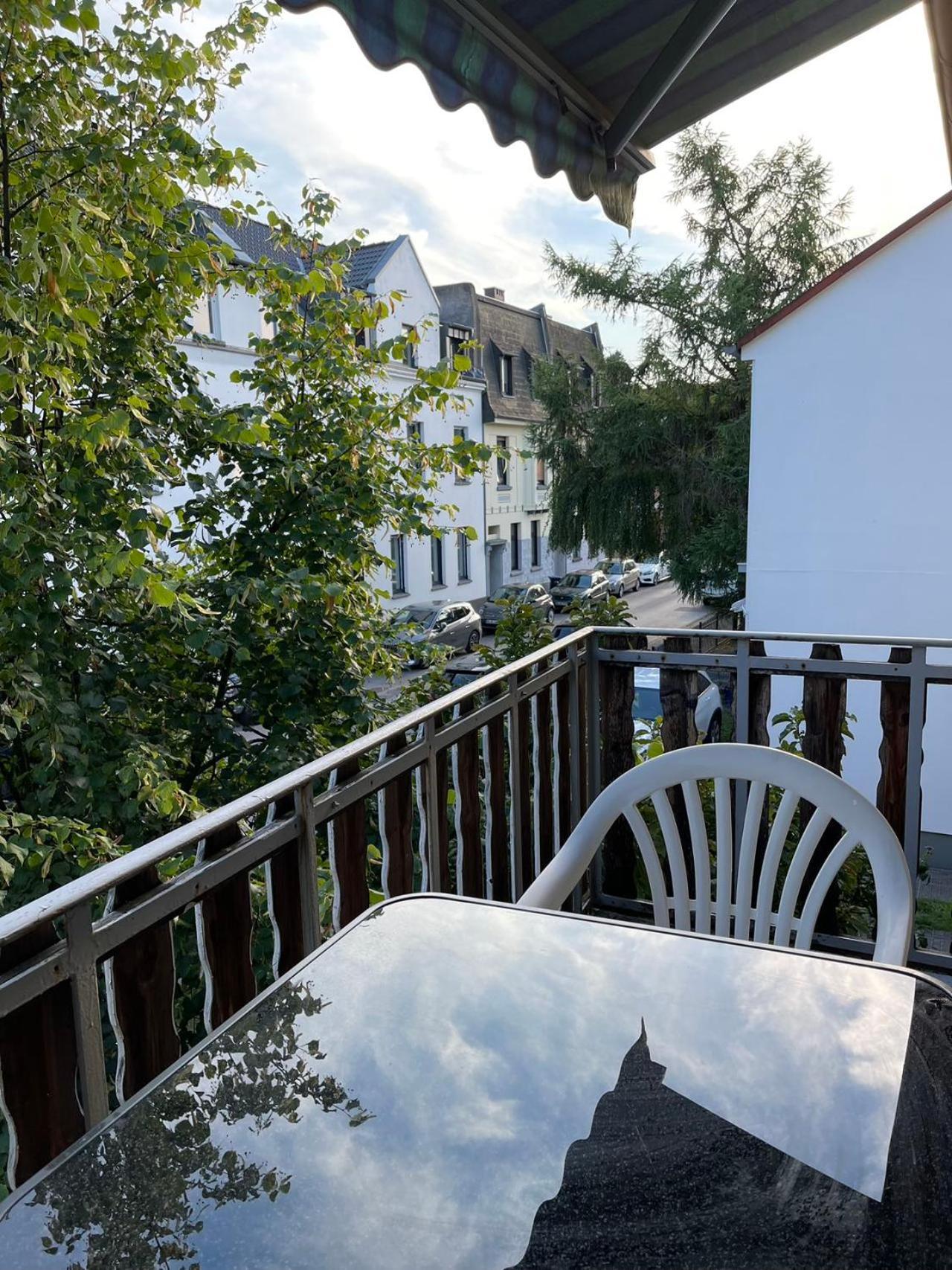 Duesseldorf Messe And Airport, 2-bedroom With Kitchen And Garden Appartement *
